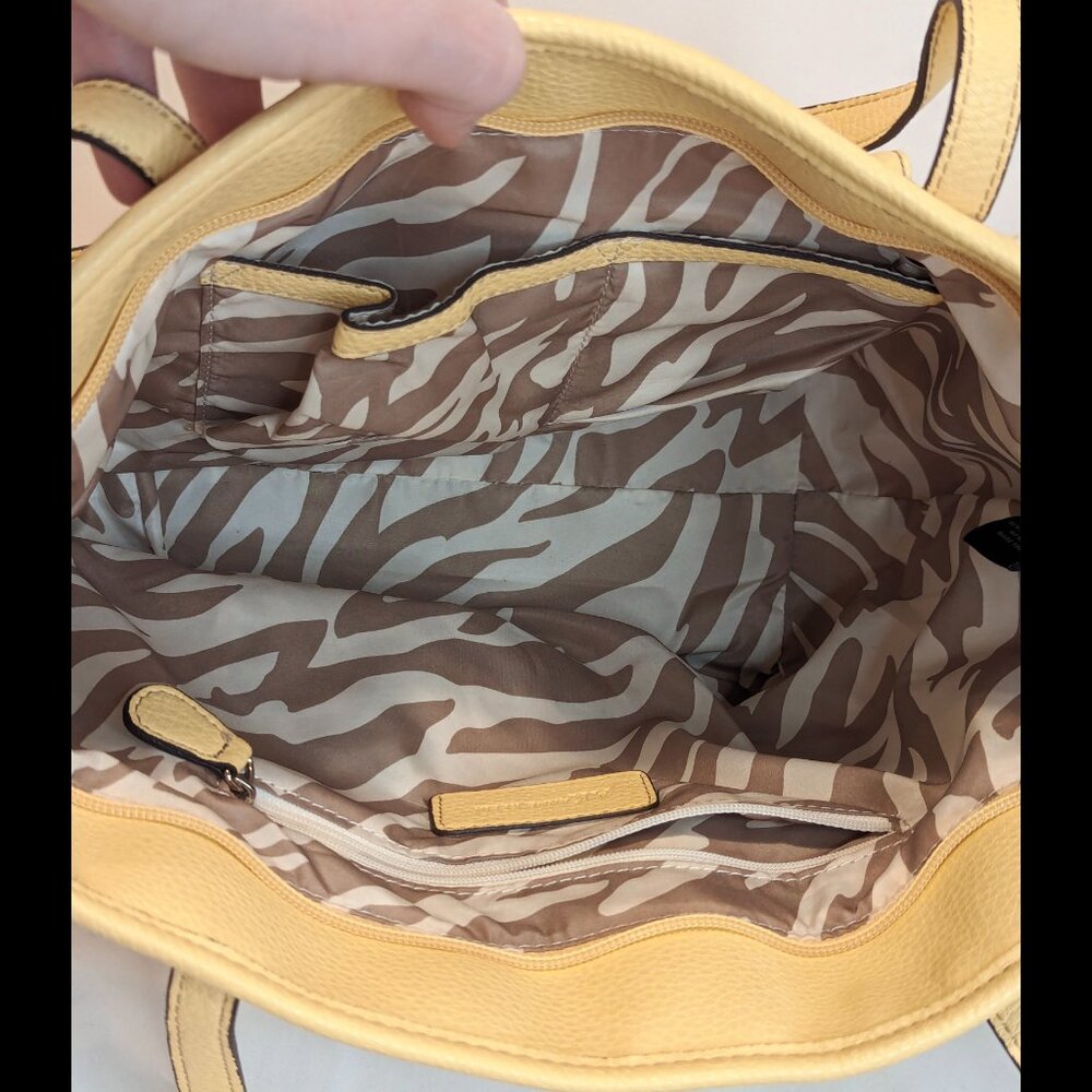 Beautiful ANNE KLEIN Yellow & White Zebra Print Fabric Large Tote w/Brown Lining - Picture 5 of 5